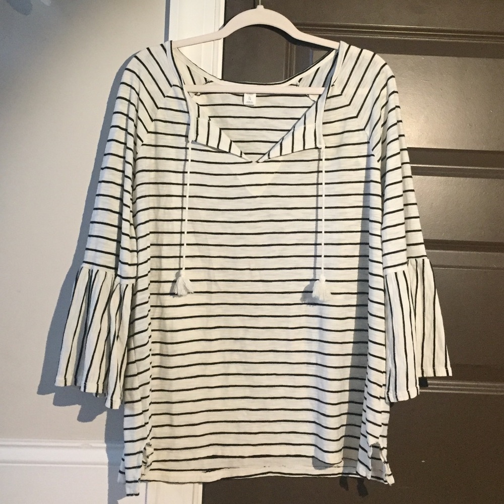 Striped oldnavy shirt